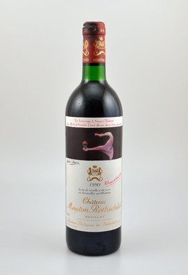 1 Flasche 1990 Chateau Mouton Rothschild, Pauillac, Premier Grand Cru Classe, ca. 75 cl, 12,5 % Vol., Füllstand: ca. into neck, Kapsel beschmutzt, ...