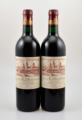2 Flaschen 1986 Chateau Cos D'Estournel, Saint-Estephe, Grand Cru Classe, je ca. 75 cl, 12,5 % Vol., Füllstände: je ca. into neck, ...