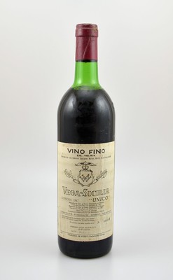 1 Flasche 1967 Vega-Sicilia Unico, Valbuena de Duero, Füllstand: ca. top shoulder, Etikett l. beschmutzt, unverkostet, 96 Parker Punkte, Provenienz: ...