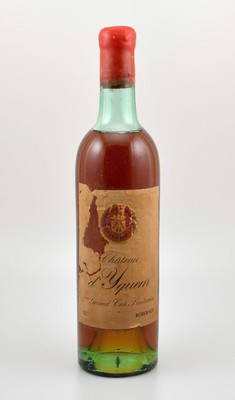 1 Flasche 1921 Chateau d'Yquem, Sauternes, 1er Grand Cru Classe, Füllstand: ca. upper mid shoulder, Etikett stärker besch., unverkostet, sehr ...