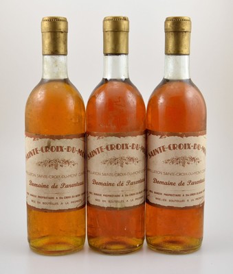 3 Flaschen Sainte-Croix-du-Mont, Domaine de Parenteau, je ca. 75 cl, Füllstände: je ca. top shoulder, Etiketten beschmutzt, unverkostet