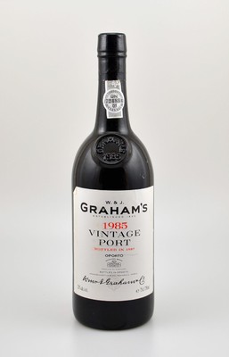 9 Flaschen 1985 W. & J. Graham's Vintage Port , je ca. 75 cl, 20 % Vol., Füllstände: je ca. into neck, bottled in 1987, unverkostet, in OHK, ...