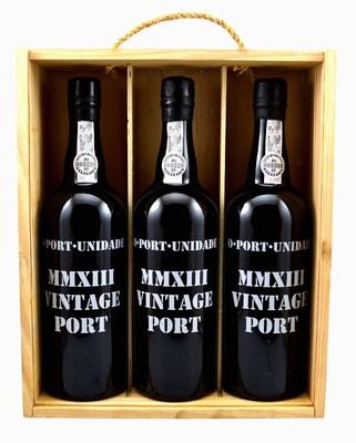 3 Flaschen 2013 O-Port-Unidade Vintage Port,je ca. 75 cl, 19,5 % Vol., Füllstände: je into neck, sehr gute Erhaltungszustände, limitiert auf 5000 ...