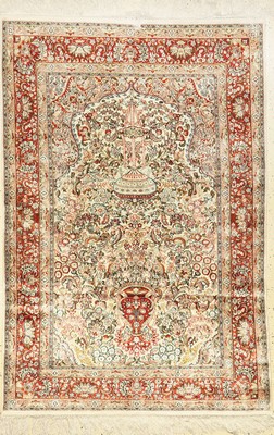 Seiden Hereke fein, China, ca. 30 Jahre, reine Naturseide mit Brokat, 181.123m, feine Qualität, EHZ: 2