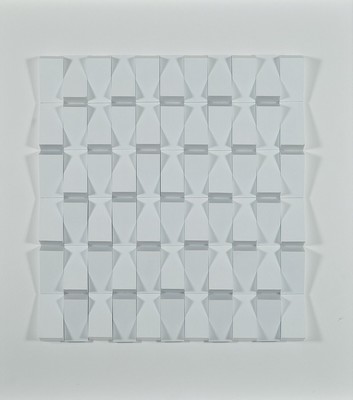 Volker Tinti, geb. 1941 Kaiserslautern, Titel: Relief 4/2013, Acryl/Holz, verso sign.,u. dat. 2013, ca. 50,0x50,0 cm, Rahmen