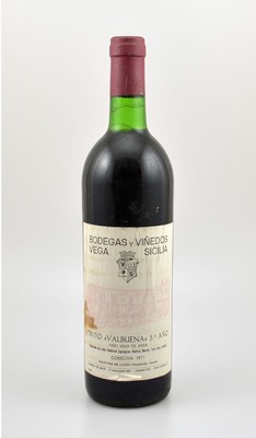 1 Flasche 1977 Vega Sicilia Tinto Valbuena , Füllstand: ca. top shoulder, Etikett l. besch., bzw. beschmutzt, unverkostet