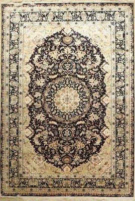 China Seide fein, ca. 40 Jahre, reine Naturseide, ca. 274 x 190 cm, EHZ: 2