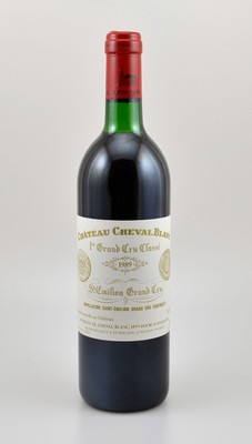 12 Flaschen 1989 Chateau Cheval Blanc, Saint-Emilion, 1er Grand Cru Classe, je 75 cl, 13 % Vol., Füllstände: je ca. into neck, hervorragende ...