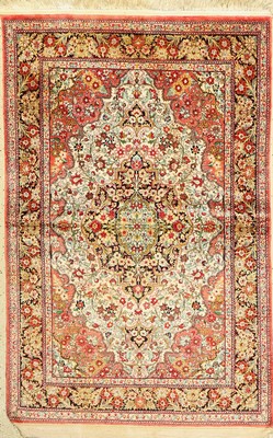 Ghom Seide, Persien, ca. 50 Jahre, Naturseide, ca. 165 x 106 cm, EHZ: 2(Flecken)