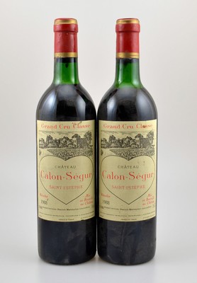 2 Flaschen 1988 Chateau Calon-Segur, Saint-Estephe, je 75 cl, 12, % Vol., Füllstände: ca. upper mid shoulder bis top shoulder, Etiketten l. ...