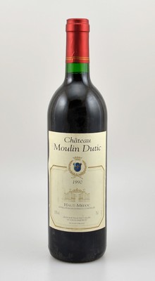 8 Flaschen 1990 Chateau Moulin Dutic, Haut-Medoc, je ca. 75 cl, 11,5 % Vol., Füllstände: je ca. into neck, Etiketten l. beschmutzt, unverkostet, ...