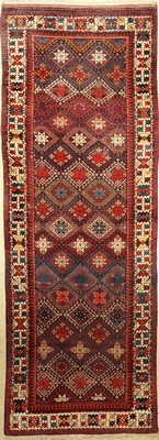 Kurdischer Teppich antik, Persien, um 1920,Wolle auf Baumwolle, ca. 393 x 139 cm, EHZ: 4 (Mottenfraß)