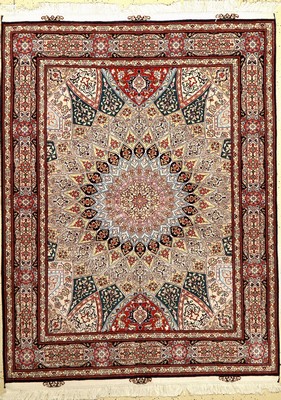 Täbriz fein (50 RAJ), Persien, ca. 20 Jahre, Korkwolle mit Seide, ca. 194 x 150 cm, EHZ: 1-2 (fachkundig gereinigt), hochwertig, dekorativ.