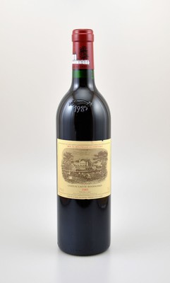 1 Flasche 1985 Chateau Lafite Rothschild, Pauillac, Premier Grand Cru Classe, ca. 75 cl, Füllstand: ca. into neck, hervorragender Erhaltungszustand, ...