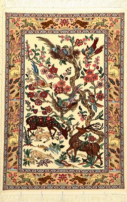 Esfahan fein (Lebensbaum), Persien, ca 15 Jahre alt, Korkwolle mit und auf Seide. Kunstvolles Muster mit Lebensbaum und Tiere, ca. 100 x 70 cm, EHZ: ...