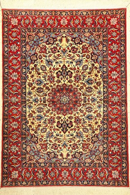 Esfahan fein alt, Persien, ca. 40 Jahre, Korkwolle auf Seide, ca. 152 x 107 cm, EHZ: 2 (fachkundig gereinigt).