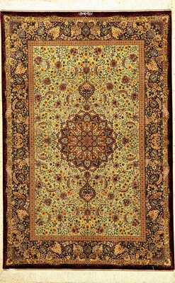 Sehr feiner grüner Seiden Ghom "Mahlonji" (Signiert), Persien, ca. 15 Jahre alt, reine Naturseide. Kunstvoll gezeichneter Seiden Ghom in ...
