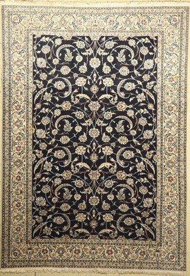 Nain, Persien, ca. 40 Jahre, Wolle auf Baumwolle, ca. 291 x 206 cm, EHZ: 2-3(Flecken)