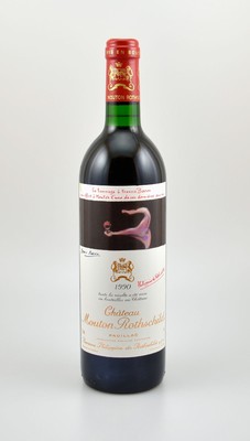 1 Flasche 1990 Chateau Mouton Rothschild, Pauillac, ca. 75 cl, 12,5 % Vol., Füllstand: top shoulder, Etikett min. beschmutzt, im orig. Papier ...