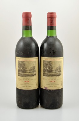 2 Flaschen 1979 Chateau Duhart Milon Rothschild, Pauillac, Grand Cru Classe, je ca. 75 cl, Füllstände: je ca. top shoulder, Etiketten l. ...