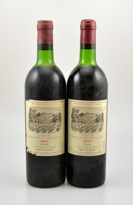 2 Flaschen 1977 Chateau Duhart Milon Rothschild, Pauillac, Grand Cru Classe, je ca. 75 cl, Füllstände: je ca. upper mid shoulder, Etiketten l. ...