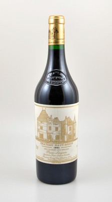 1 Flasche 1993 Chateau Haut-Brion, Pessac-Leognan, Premier Grand Cru Classe, ca. 75 cl, 13 % Vol., Abstand zwischen Kapsel und Wein: ca. 0,5 cm, ...