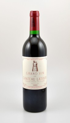 1 Flasche 1993 Chateau Latour, Pauillac, Premier Grand Cru Classe, ca. 75 cl, 12,5 % Vol., Füllstand: ca. into neck, hervorragender ...