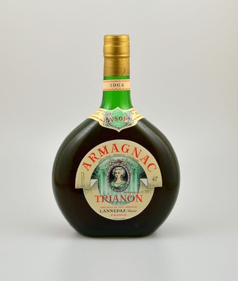 2 Flaschen 1964 Armagnac, Trianon, Lannepax, je ca. 70 cl, 40 % Vol., Abstände zwischen Kapsel und Armagnac: ca. 4,5 cm, gute Erhaltungszustände, ...