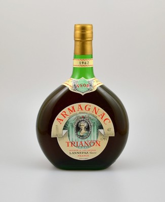 3 Flaschen 1962 Armagnac, Trianon, Lannepax, je ca. 70 cl, 40 % Vol., Abstände zwischen Kapsel und Armagnac: ca. 4,5 cm, gute Erhaltungszustände, ...