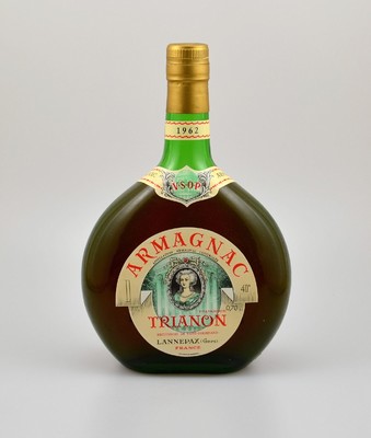 3 Flaschen 1962 Armagnac, Trianon, Lannepax, je ca. 70 cl, 40 % Vol., Abstände zwischen Kapsel und Armagnac: ca. 4,5 cm, gute Erhaltungszustände, ...