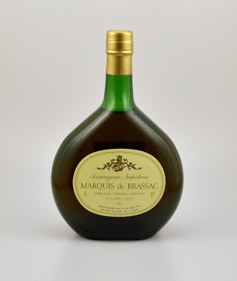 3 Flaschen Armagnac Napoleon Marquis de Brassac, je ca. 70 cl, 40 % Vol., Abstände zwischen Kapsel und Armagnac: je ca. 4,5 cm, gute ...