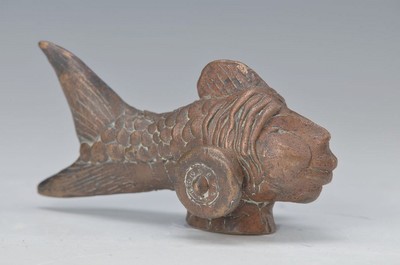Gernot Rumpf, geb. 1941, Kaiserslautern, Fisch, Bronzeskulptur,Monogramm. , ca. 10x5x5 cm