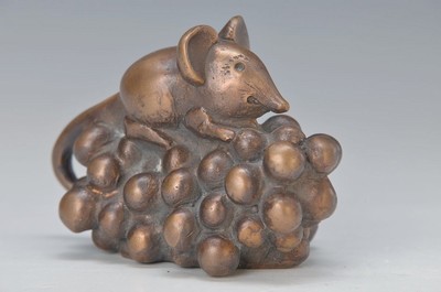 Gernot Rumpf, geb. 1941 Kaiserslautern, Maus, Bronzeskulptur, Monogramm., ca. 7x11x6 cm