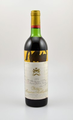 1 Flasche 1974 Chateau Mouton Rothschild, Pauillac, Premier Grand Cru Classe, ca. 73 cl, Füllstand: ca. top shoulder, Etikett l. beschmutzt, ...