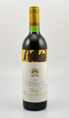 1 Flasche 1974 Chateau Mouton Rothschild, Pauillac, Premier Grand Cru Classe, ca. 73 cl,Füllstand: ca. into neck, Etikett l. beschmutzt, ...
