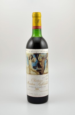 1 Flasche 1973 Chateau Mouton Rothschild, Pauillac, Premier Grand Cru Classe, ca. 73 cl, Füllstand: ca. top shoulder, Etikett l. beschmutzt, ...