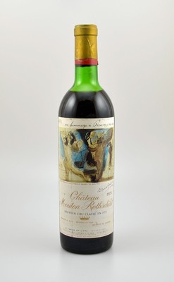 1 Flasche 1973 Chateau Mouton Rothschild, Pauillac, Premier Grand Cru Classe, ca. 73 cl, Füllstand: ca. upper mid shoulder, Etikett l. beschmutzt, ...