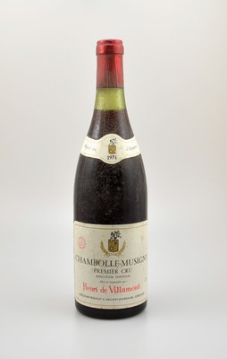 1 Flasche 1974 Chambolle-Musigny, Henri de Villamont, Premier Cru, ca. 73 cl, Abstand zwischen Kapsel und Wein: ca. 2 cm, Etikett min. beschmutzt, ...
