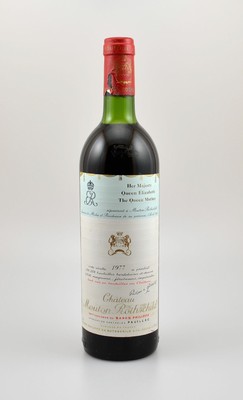 1 Flasche 1977 Chateau Mouton Rothschild, Pauillac, Premier Grand Cru Classe, ca. 75 cl,, Füllstand: ca. top shoulder, Kapsel l. besch., unverkostet ...