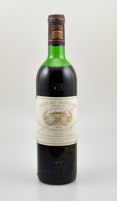 1 Flasche 1974 Chateau Margaux, Margaux, Premier Grand Cru Classe, ca. 73 cl, Füllstand: ca. mid shoulder, unverkostet, Provenienz: Aus einer ...