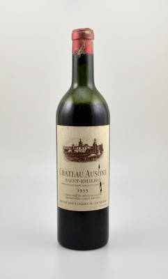 1 Flasche 1955 Chateau Ausone, Saint-Emilion, 1er Grand Cru Classe "A", Füllstand: ca. lower mid shoulder, Etikett l. gebräunt und ...