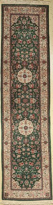 Indo Täbriz, Indien, ca. 30 Jahre, Wolle auf Baumwolle, ca. 298 x 76 cm, EHZ: 2