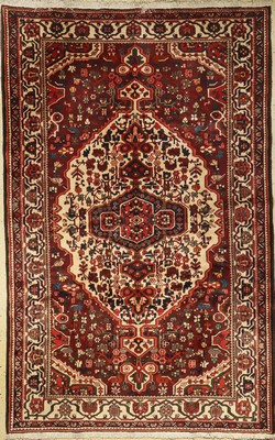 Bachtiar alt, Persien, ca. 40 Jahre, Wolle auf Baumwolle, ca. 270 x 172 cm, EHZ: 3
