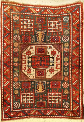 Karatchoph Kasak antik, Kaukasus, 19.Jhd., Wolle auf Wolle, ca. 208 x 154 cm, selten und sammelwürdig, klassisches vier-und-eins Muster, EHZ: ...