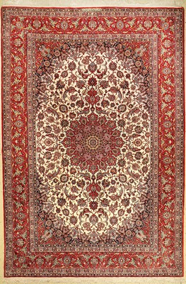 Feiner Esfahan "Emadi" (Signiert), Persien, ca. 30 Jahre alt, Korkwolle auf Seidenkette, ca. 307 x 210 cm, EHZ: 2 (guter Zustand), feine ...