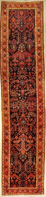 Seltener Sarogh-Farahan "Galerie" antik (US Re-Import), Persien, um 1900, Korkwolle, ca. 490 x 110 cm, EHZ: 2-3, Naturfarben, sehr selten ...