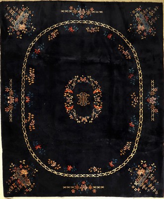 Peking antik (Art Deco), China, um 1900/1910, Korkwolle, ca. 295 x 245 cm, EHZ: 2-3 (minimale Altersspuren). Dekorativ. Indigo Färbung.