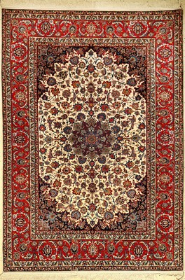 Feiner Esfahan, Persien, ca. 30 Jahre, Korkwolle mit und auf Seide, ca. 230 x 163 cm,ca. 1,0 Mio. Kn/qm, edel und dekorativ, EHZ: 2 (fachkundig ...