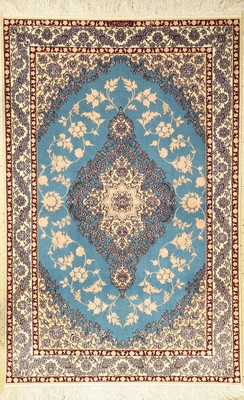 Himmelblauer Nain fein, Persien, ca. 15 Jahre, Korkwolle mit Seide, ca. 172 x 112 cm, dekorativ, EHZ: 1-2 (fachkundig gereinigt).