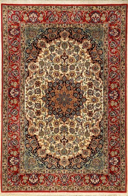 Feiner Esfahan, Persien, ca. 20 Jahre, Korkwolle mit und auf Seide, ca. 163 x 109 cm,ca. 1,0 Mio. Kn/qm, hochwertig, edel, EHZ: 1-2(fachkundig ...